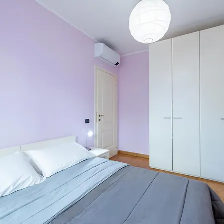 Happy Tourist By Wonderful Italy