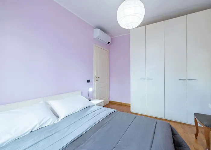 Happy Tourist By Wonderful Italy