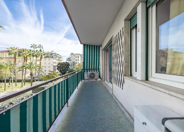 Happy Tourist By Wonderful Italy * Sanremo